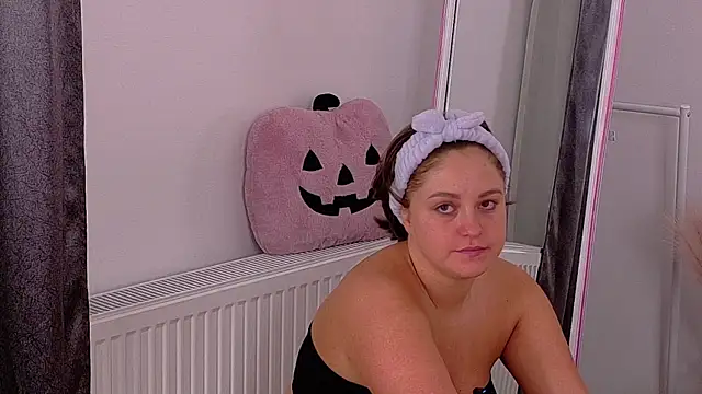 Snapshot of PatriciaSpice chatting on 04/16/26, 04:02 PatriciaSpice online show from 04/16/26, 04:02