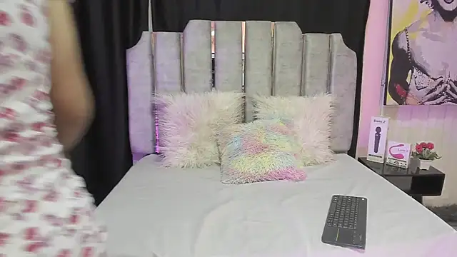 Snapshot of Gletty_noa chatting on 11/10/25, 02:44 Gletty noa online show from 11/10/25, 02:44