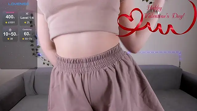 Snapshot of EmmyStar_ chatting on 02/13/25, 05:33 EmmyStar  online show from 02/13/25, 05:33