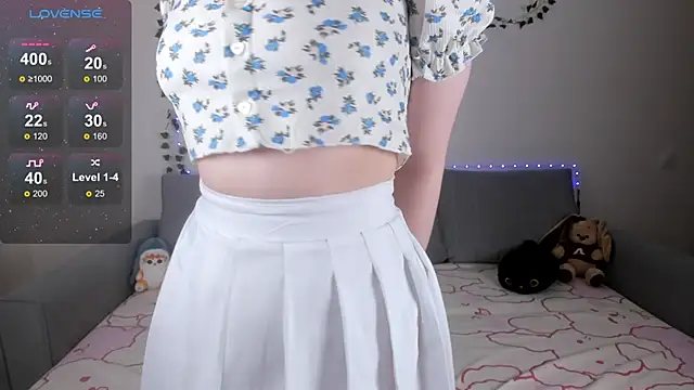 Snapshot of EmmyStar_ chatting on 02/27/25, 04:54 EmmyStar  online show from 02/27/25, 04:54