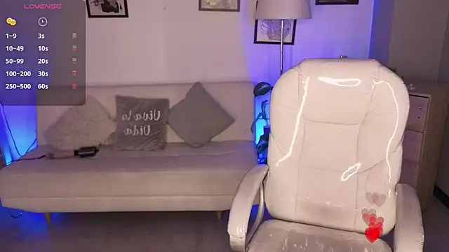 Nicole Foxx  online show from 03/30/26, 08:21