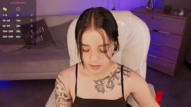 Nicole Foxx  online show from 03/24/26, 08:31