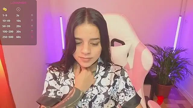 Nicole Foxx  online show from 05/19/26, 03:41