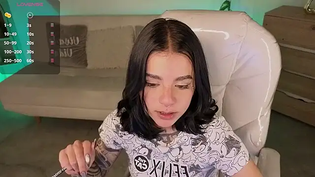 Nicole Foxx  online show from 03/12/26, 07:40