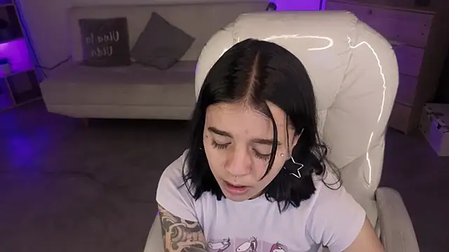 Nicole Foxx  online show from 01/09/26, 07:10