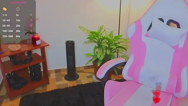 Nicole Foxx  online show from 07/10/26, 07:36