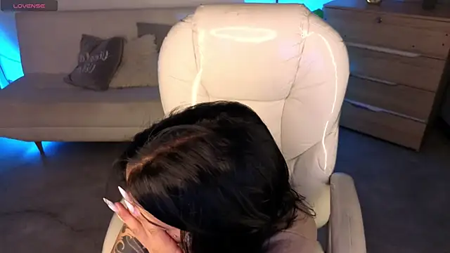 Nicole Foxx  online show from 02/20/26, 08:33