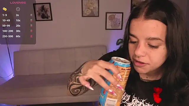 Nicole Foxx  online show from 04/08/26, 05:03