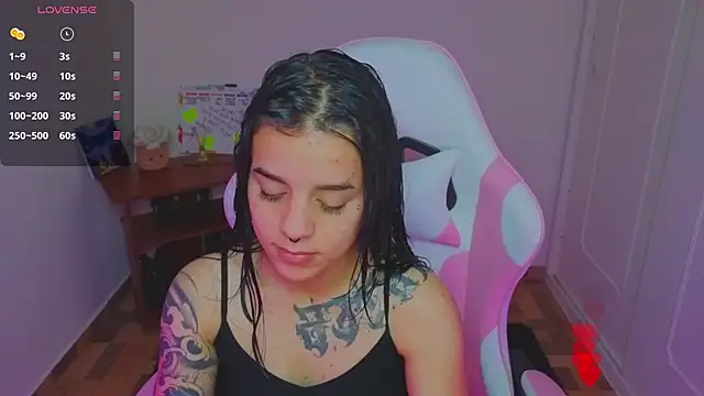 Nicole Foxx  online show from 06/09/26, 10:22