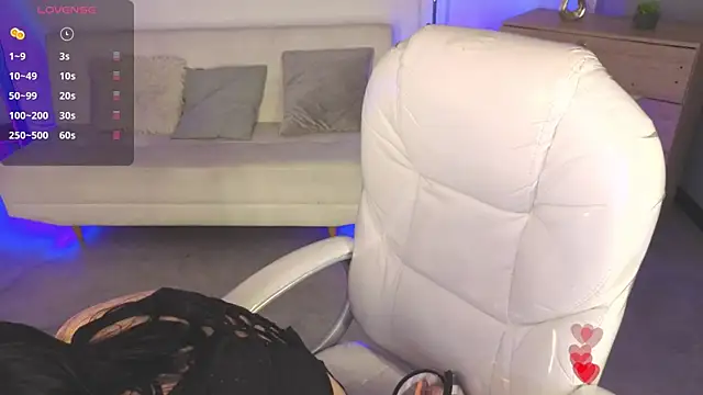 Nicole Foxx  online show from 02/08/26, 08:06