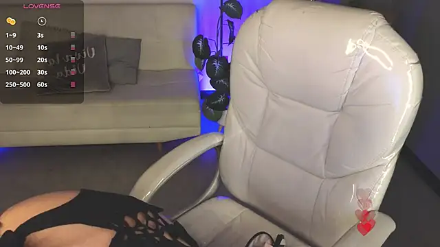 Nicole Foxx  online show from 03/03/26, 07:21