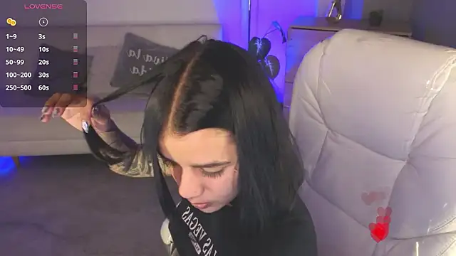 Nicole Foxx  online show from 01/31/26, 08:18