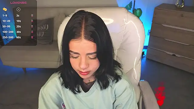 Nicole Foxx  online show from 03/09/26, 08:12