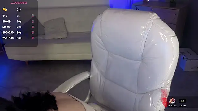 Nicole Foxx  online show from 01/12/26, 06:47