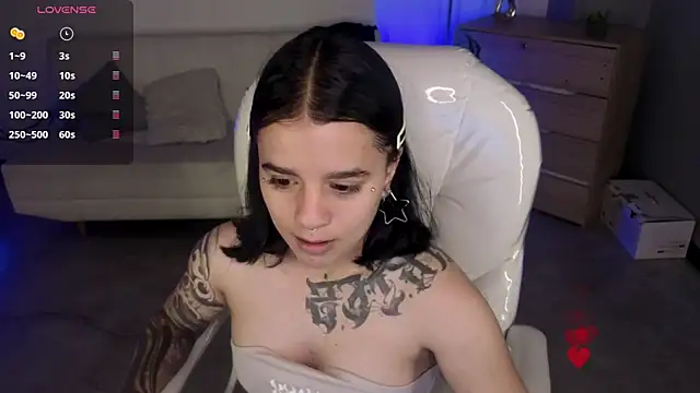 Nicole Foxx  online show from 01/11/26, 06:26