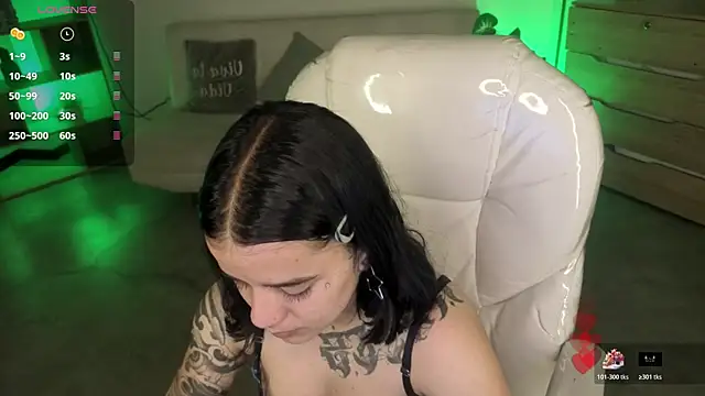 Nicole Foxx  online show from 01/10/26, 06:14