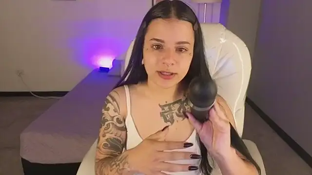 Nicole Foxx  online show from 10/10/25, 07:47
