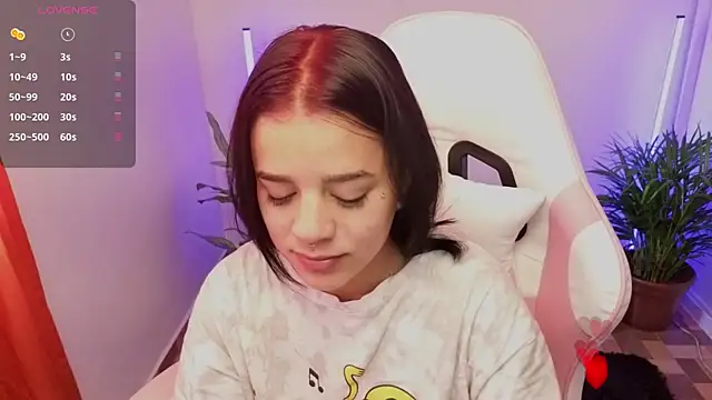 Nicole Foxx  online show from 05/12/26, 04:13