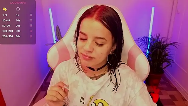 Nicole Foxx  online show from 05/11/26, 04:48