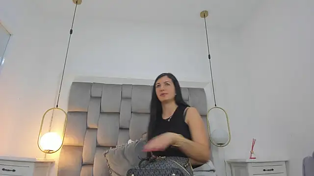 Snapshot of sofhia_daniels chatting on 03/21/25, 12:17 sofhia daniels online show from 03/21/25, 12:17