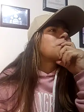 Kitten Cam online show from 10/02/25, 03:32