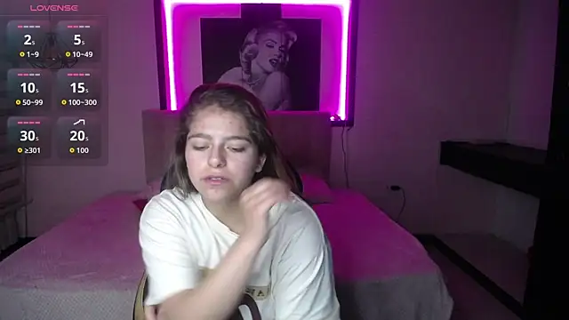 Kitten Cam online show from 11/14/25, 06:00