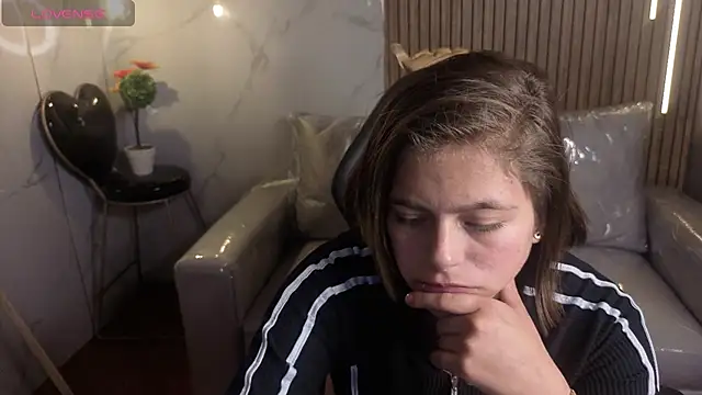 Kitten Cam online show from 06/03/26, 12:00