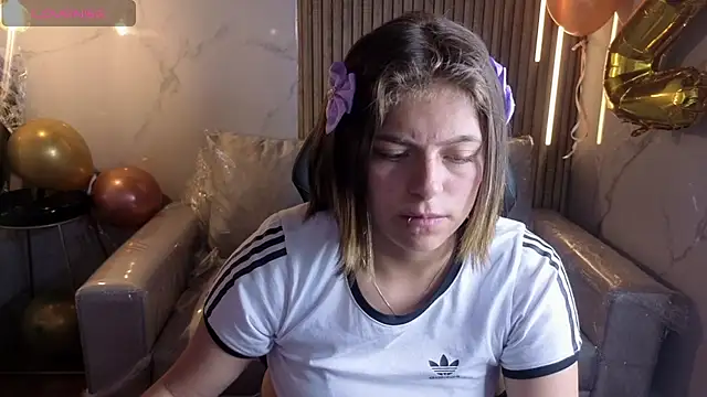 Snapshot of Kitten_Cam chatting on 07/09/26, 02:01 Kitten Cam online show from 07/09/26, 02:01