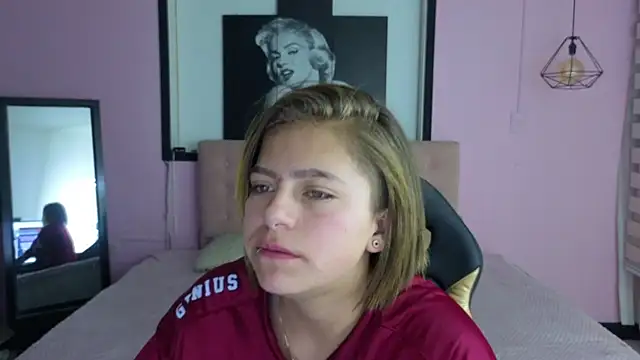 Kitten Cam online show from 04/14/26, 11:43