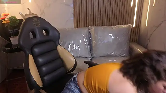 Kitten Cam online show from 03/13/26, 02:05