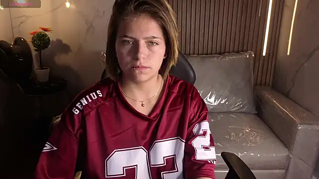 Kitten Cam online show from 04/15/26, 12:21