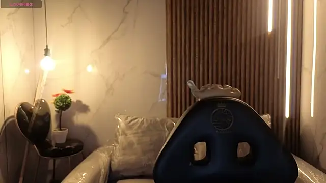 Kitten Cam online show from 04/18/26, 03:09