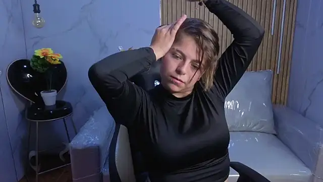 Snapshot of Kitten_Cam chatting on 03/03/26, 02:40 Kitten Cam online show from 03/03/26, 02:40