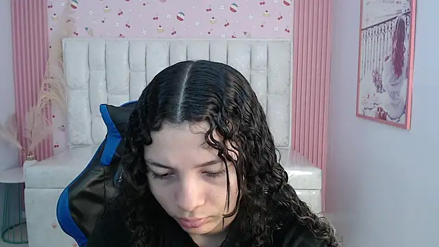 shalon diaz s online show from 10/30/25, 01:09