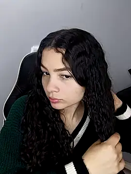 shalon diaz s online show from 09/27/25, 04:02