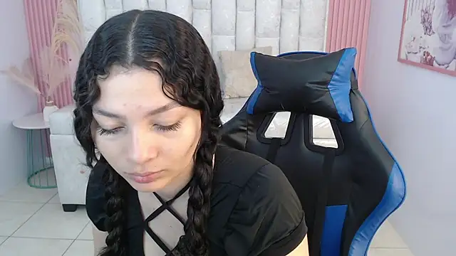 shalon diaz s online show from 10/22/25, 01:32