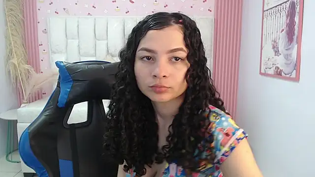 shalon diaz s online show from 11/18/25, 02:31