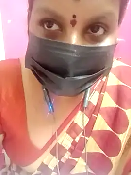 Snapshot of Tamil_queen1 chatting on 02/06/25, 06:35 Tamil queen1 online show from 02/06/25, 06:35