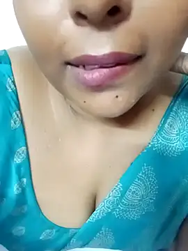 Snapshot of Tamil_queen1 chatting on 01/22/25, 10:26 Tamil queen1 online show from 01/22/25, 10:26