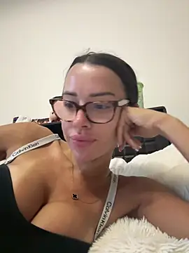 Snapshot of SexySophiaax chatting on 05/06/26, 05:33 SexySophiaax online show from 05/06/26, 05:33