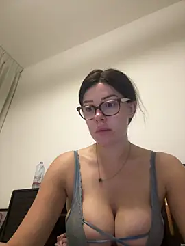 Snapshot of SexySophiaax chatting on 03/04/25, 03:15 SexySophiaax online show from 03/04/25, 03:15