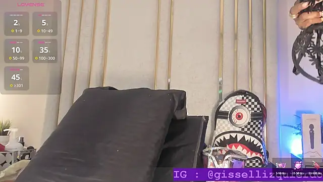 Snapshot of Liincostelloo chatting on 12/15/25, 07:52 Liincostelloo online show from 12/15/25, 07:52