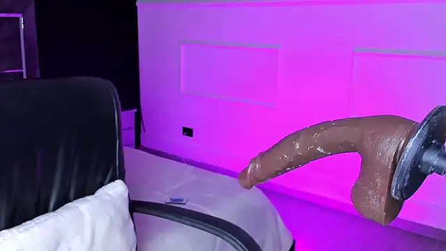 Snapshot of Gigidoll chatting on 09/11/25, 11:43 Gigidoll online show from 09/11/25, 11:43