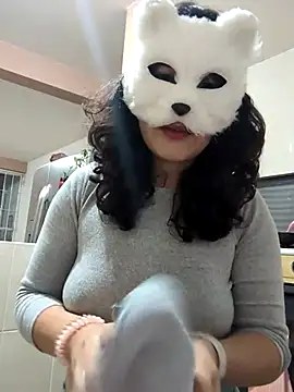 GinnyDelice online show from 03/02/25, 01:37