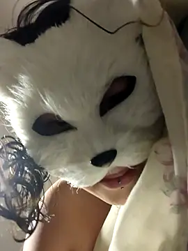 GinnyDelice online show from 02/09/25, 04:57