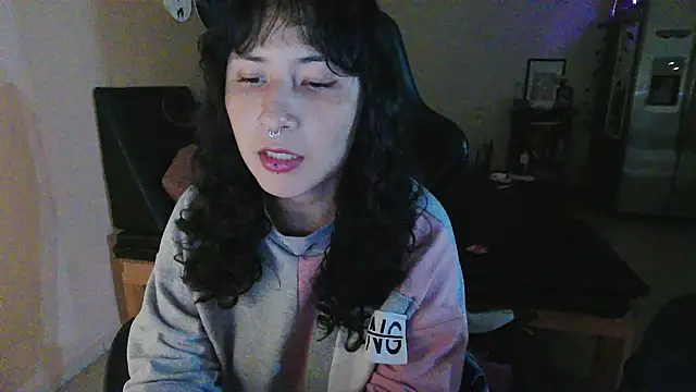 GinnyDelice online show from 10/29/25, 03:27