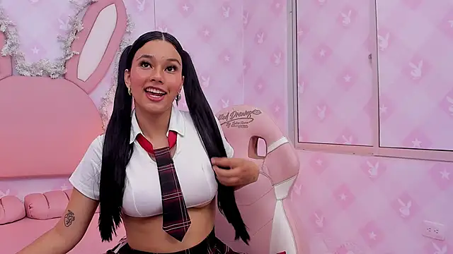 LIA SWAN  online show from 11/03/25, 03:45