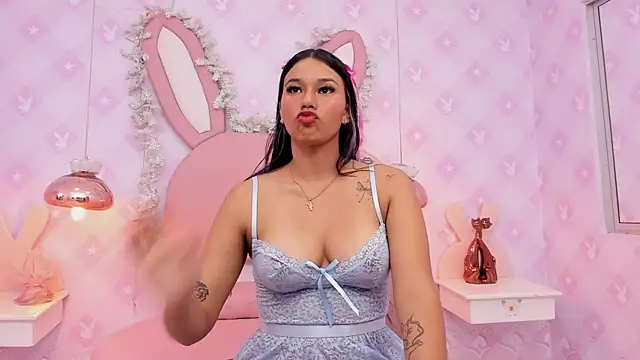 LIA SWAN  online show from 11/25/25, 04:13