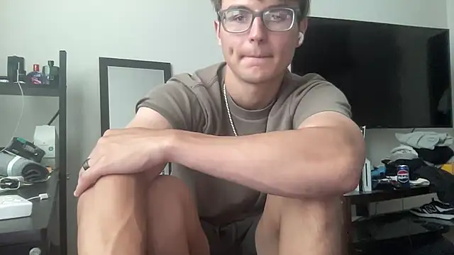 Snapshot of ryan_28747 chatting on 06/14/26, 10:44 ryan 28747 online show from 06/14/26, 10:44