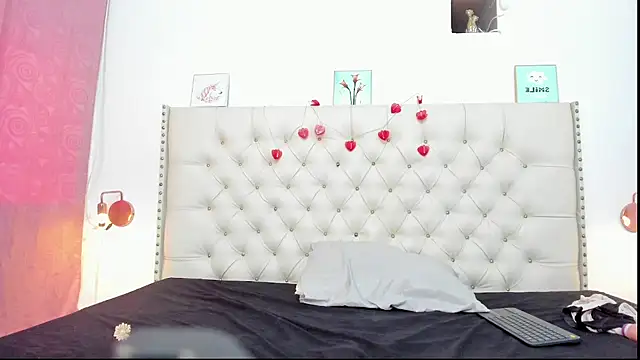 Snapshot of Sophia_beauty_ chatting on 09/13/25, 07:14 Sophia beauty online show from 09/13/25, 07:14